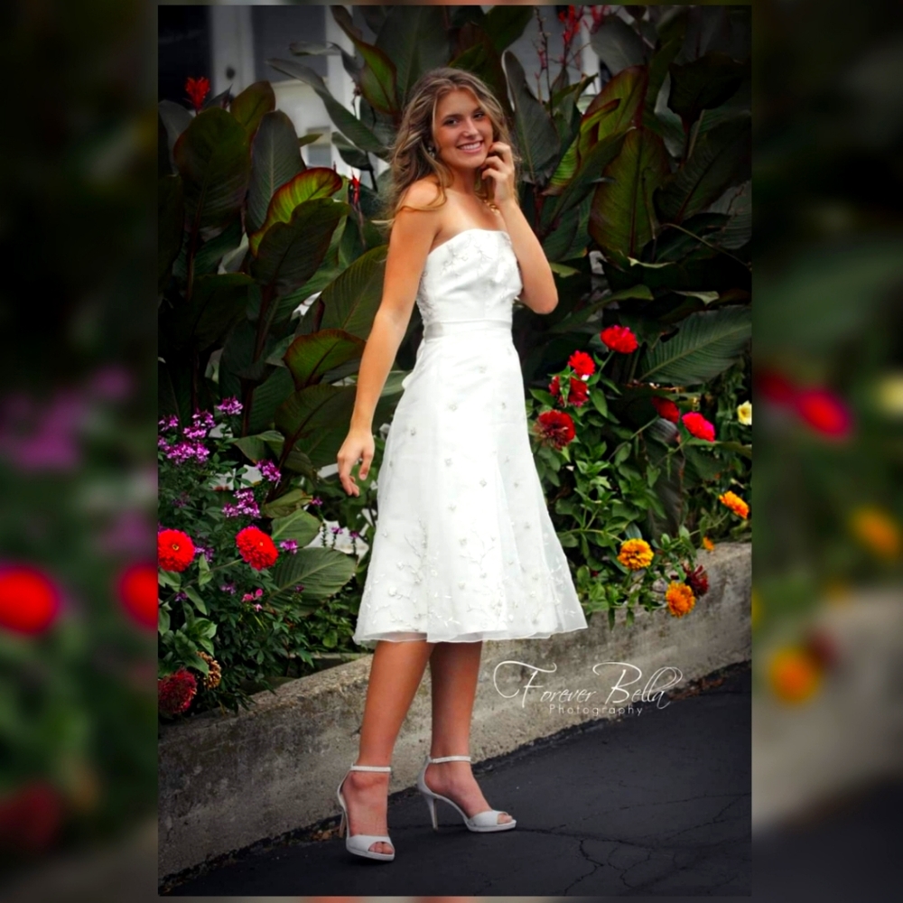 Short white dress